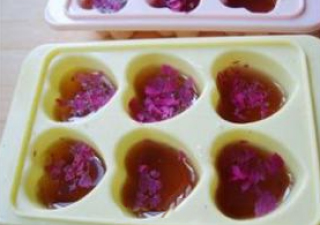 瘦身养颜小甜点——玫瑰乌龙茶冻的做法步骤：7