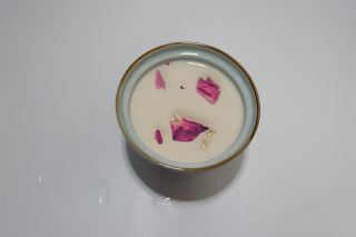 玫瑰牛奶炖花胶的做法步骤：7