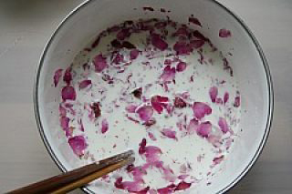 凉拌玫瑰绿豆粉的做法步骤：3