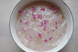 凉拌玫瑰绿豆粉的做法步骤：7